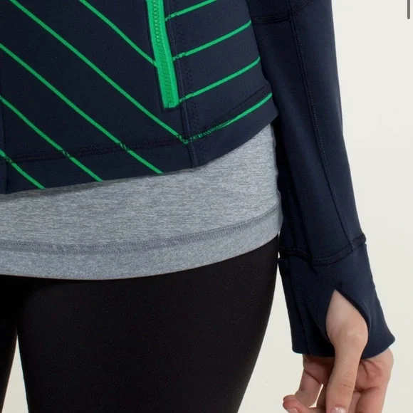 Lululemon Athletica Navy and Green Chevron Jacket - Picture 4 of 14